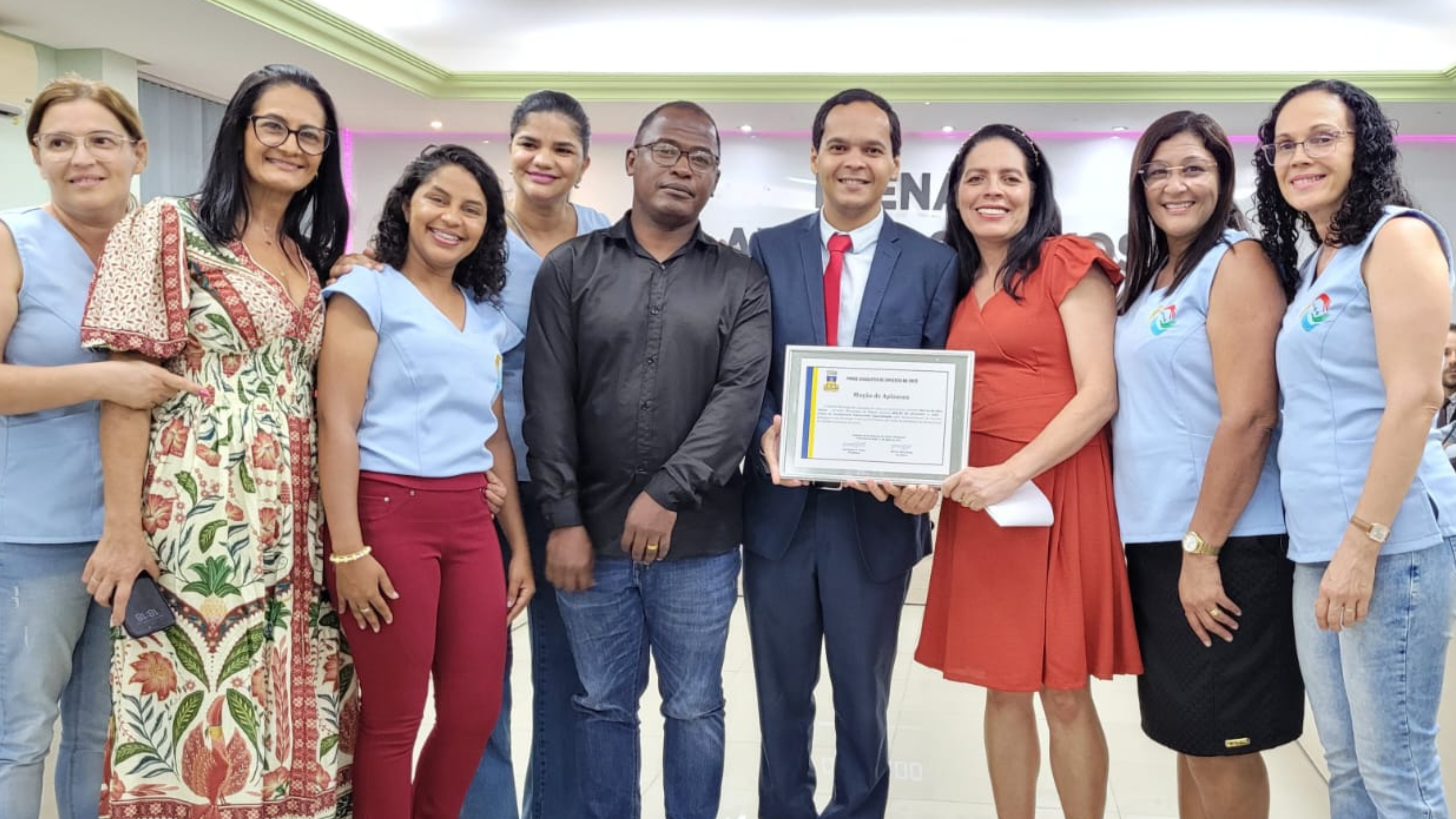 Centro de Atendimento Educacional Especializado - CAEE recebe placa de Moção de Aplausos