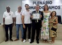 Conselho Comunitário de Segurança Pública (CONSEG) recebe placa de Moção de Aplausos