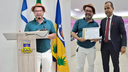 Radialista Genivaldo Silva recebe placa de Moção de Aplausos 