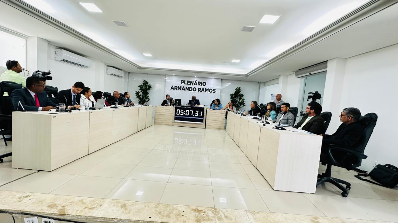Vereadores aprovam novos projetos e indicações